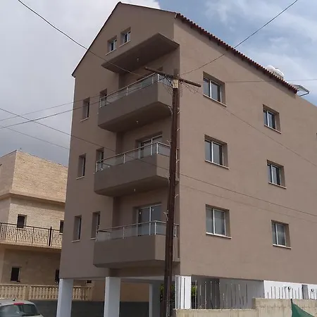 Estian Nafi Apartament *