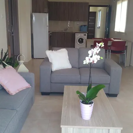 Apartament Estian Nafi *