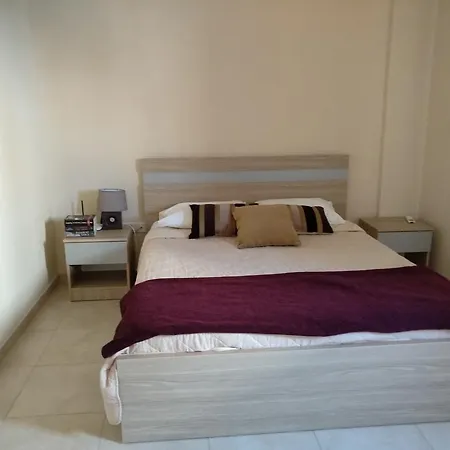 Estian Nafi Apartament *